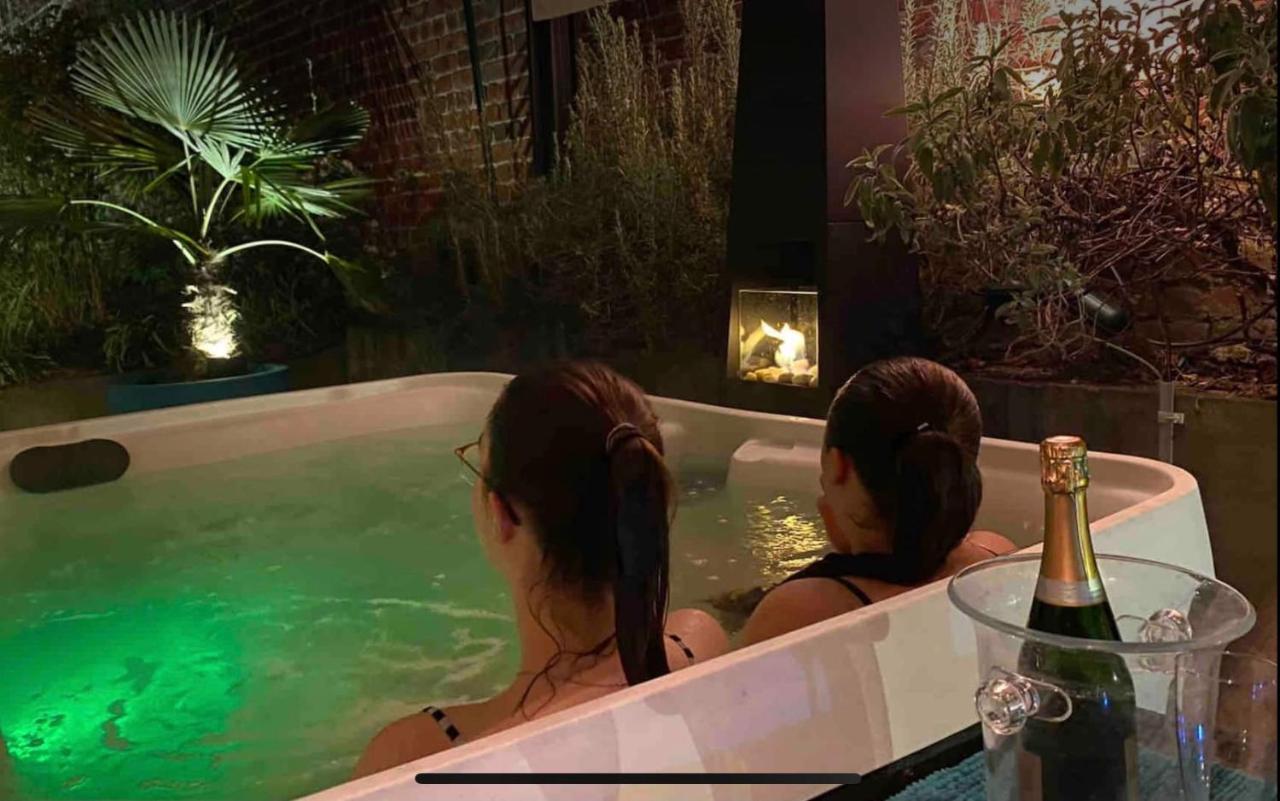 Le Jacuzzi De Marie Apartment Tourcoing Exterior photo